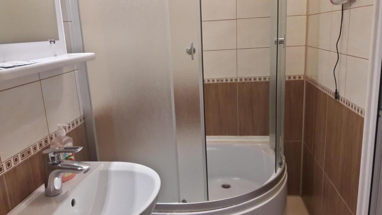 Mini-Hotel Yandrusi Kamianets-Podilskyi Luaran gambar
